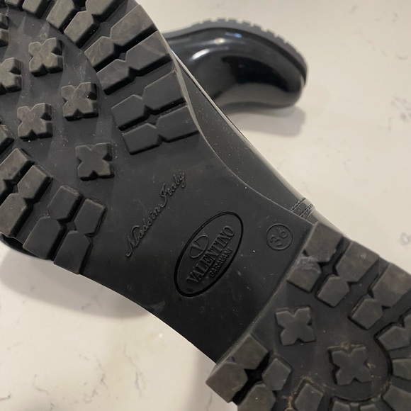 Valentino Garvani Rockstud Rainboots - Picture 3 of 6